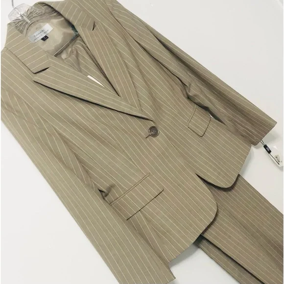 TAHARI Pantsuit NWT Arthur Levine 2PC Striped Jacket & Pant fully Lined Size 8 - Picture 9 of 13